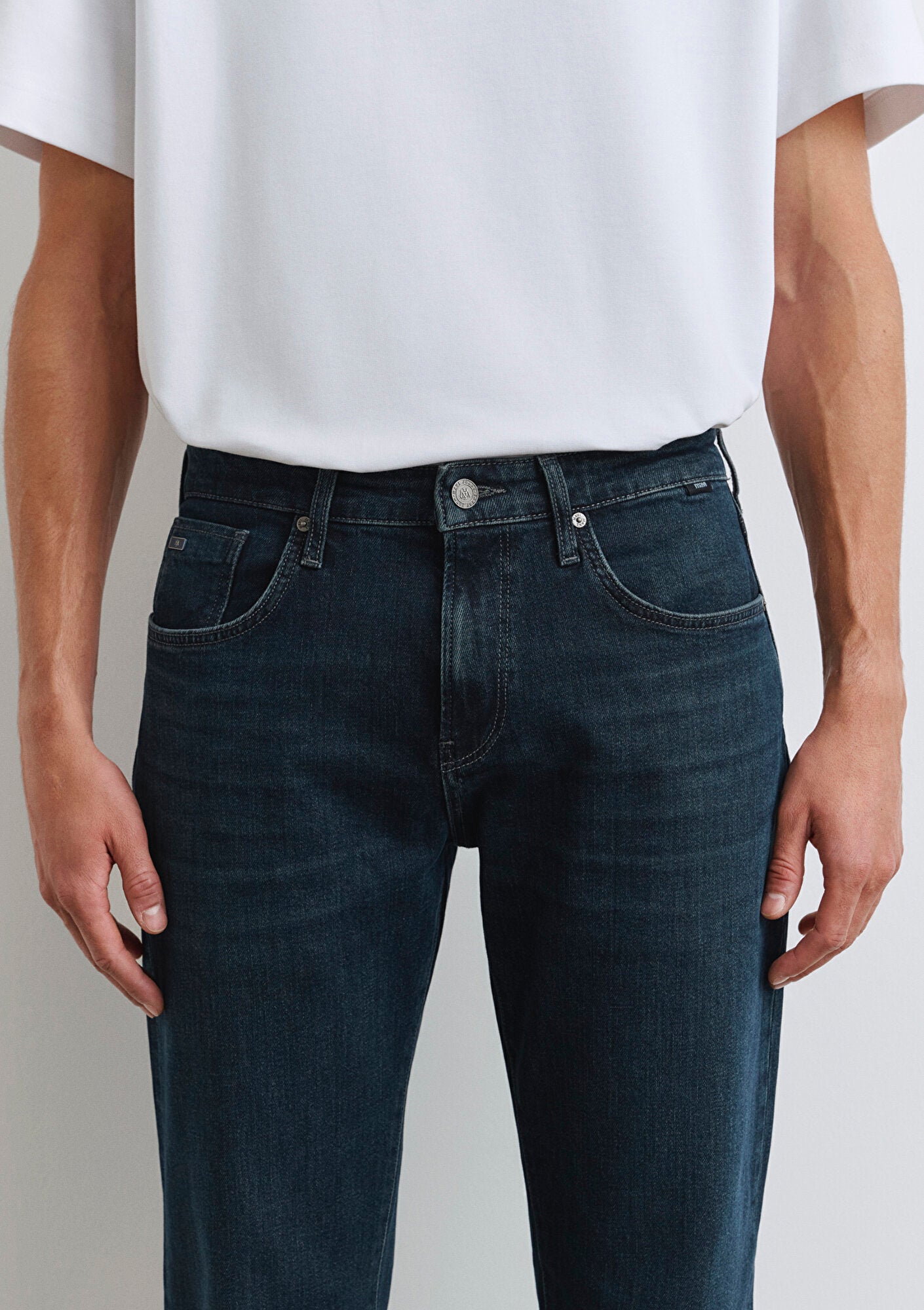 Lisbon Dark Shaded Classic Comfort Jean Pants