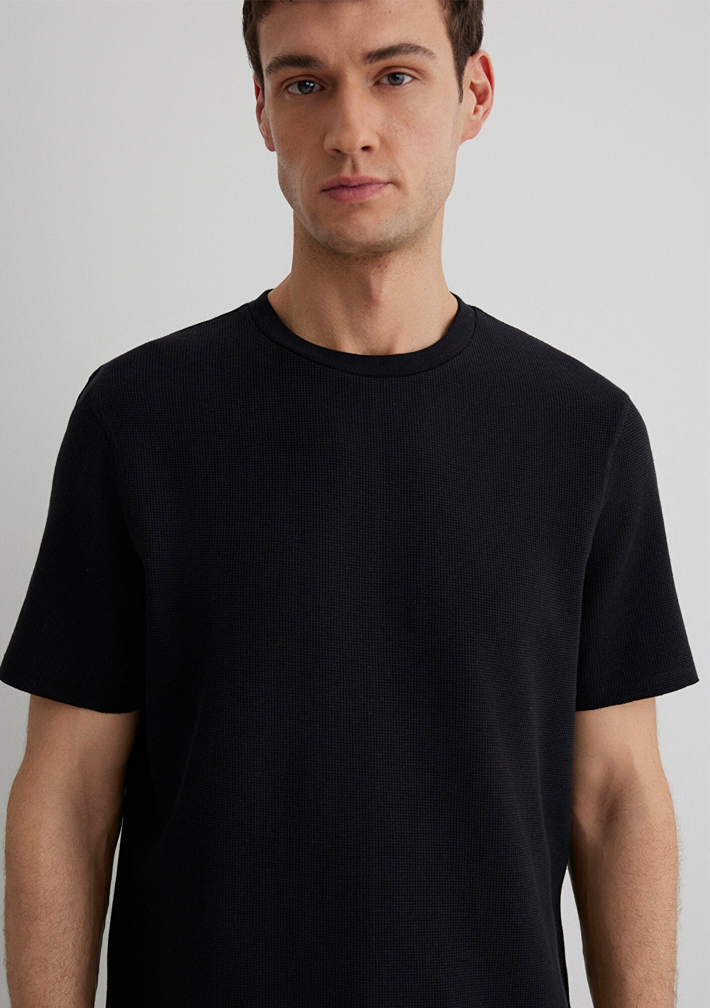 Textured Black Basic T-Shirt