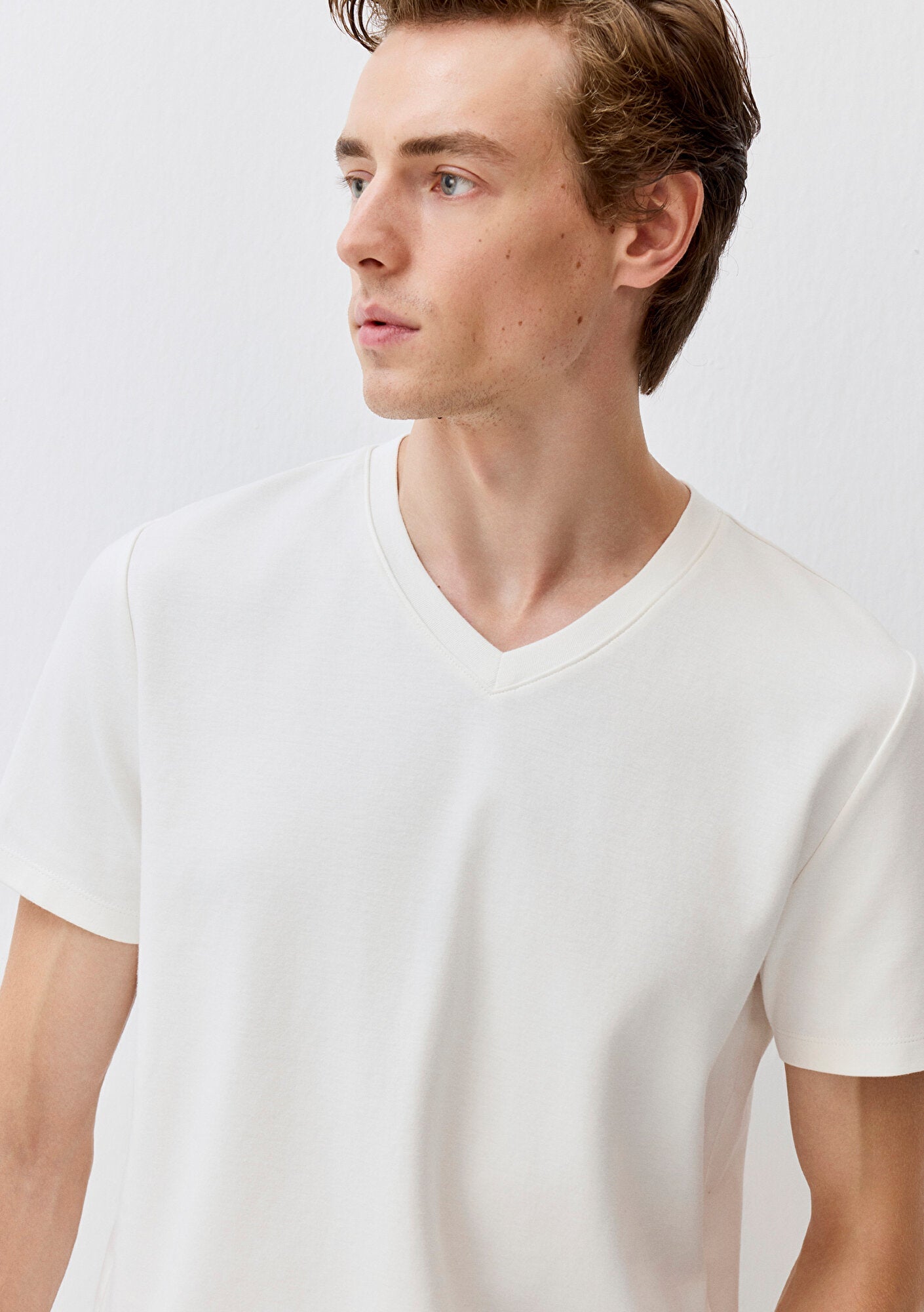 V Neck Ecru Basic T-Shirt