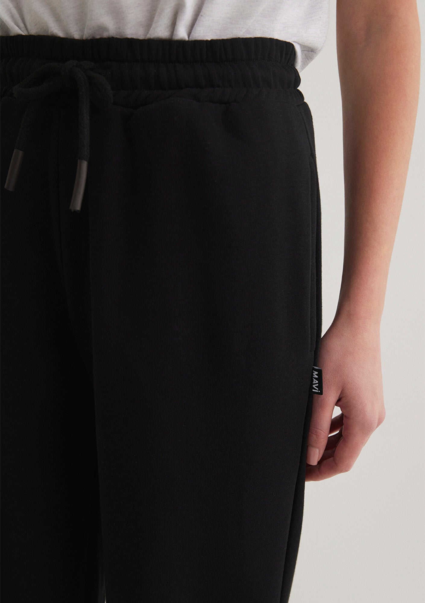 Black Basic Sweatpants