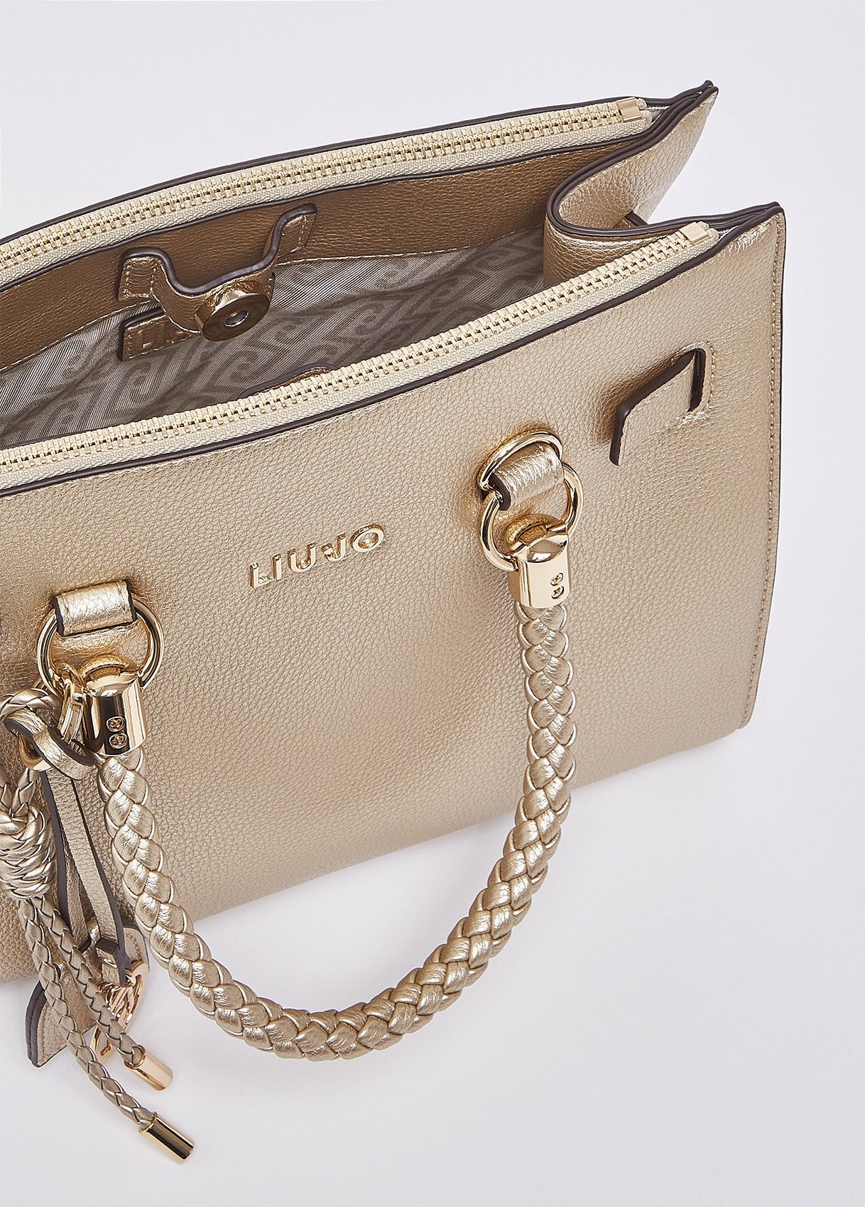 AA6069E101290048T.U.-light gold