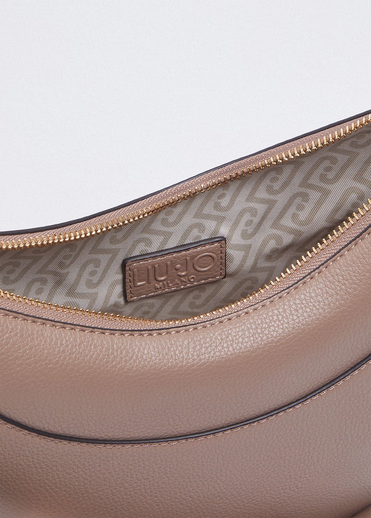 AA6186E101271409T.U.-mocha