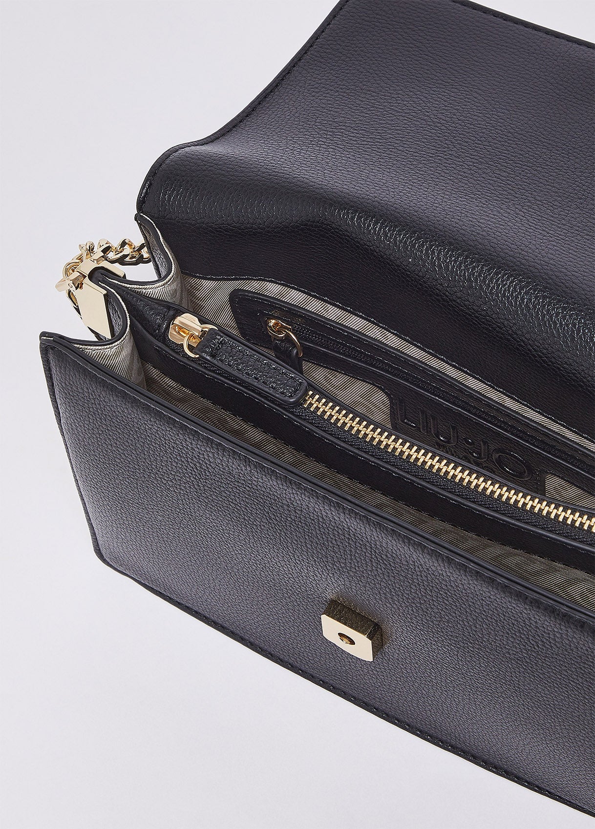 AA6210E101222222T.U.-black