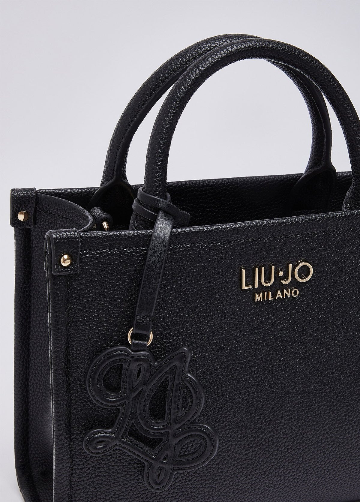 AF6192ES03922222T.U.-black