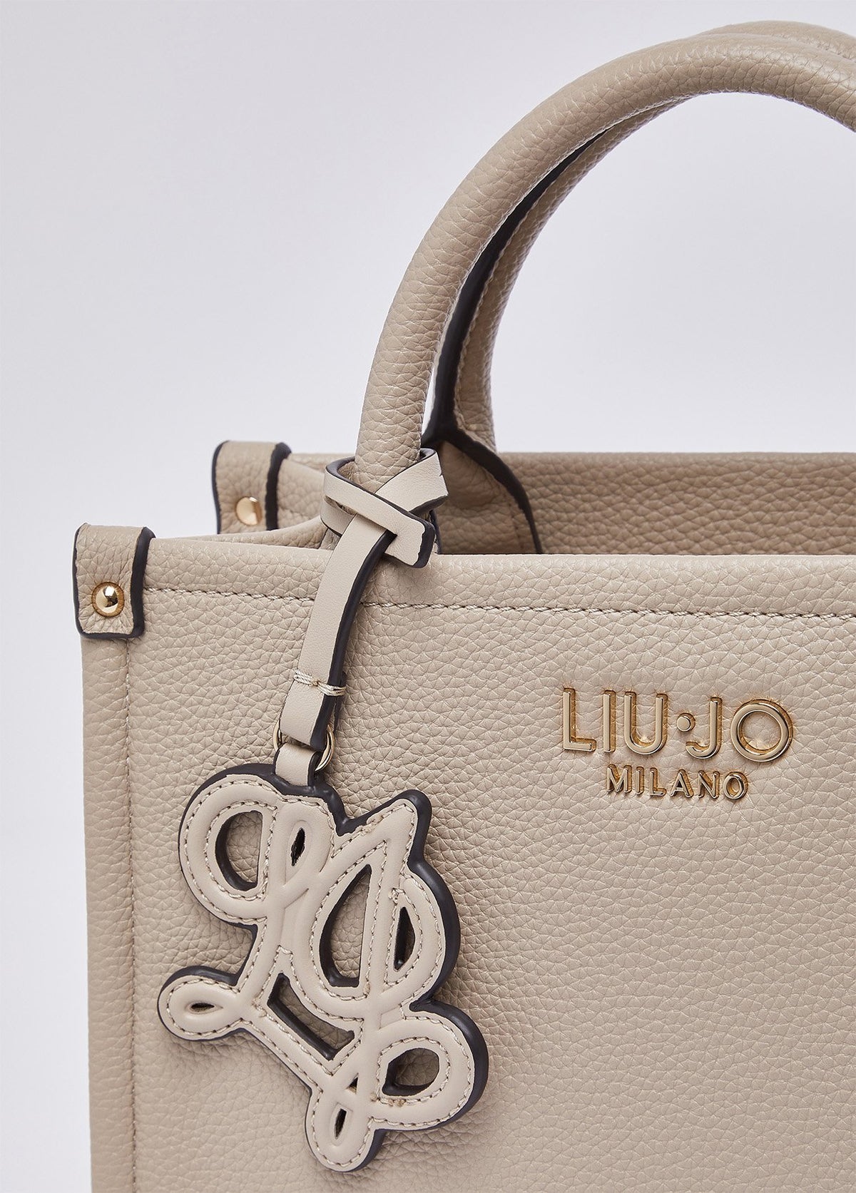 AF6192ES03951308T.U.-white