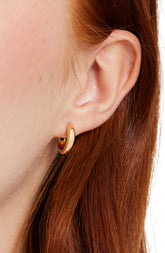 KH632-Brilliant Statements Metal Huggies-Gold