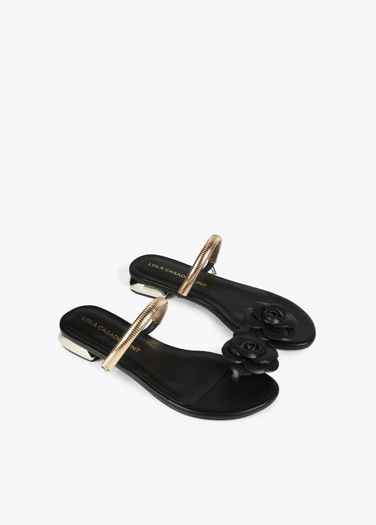 Sandals with flower detail and metal strap