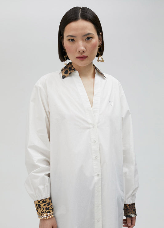 Long shirt with tiger print on the back