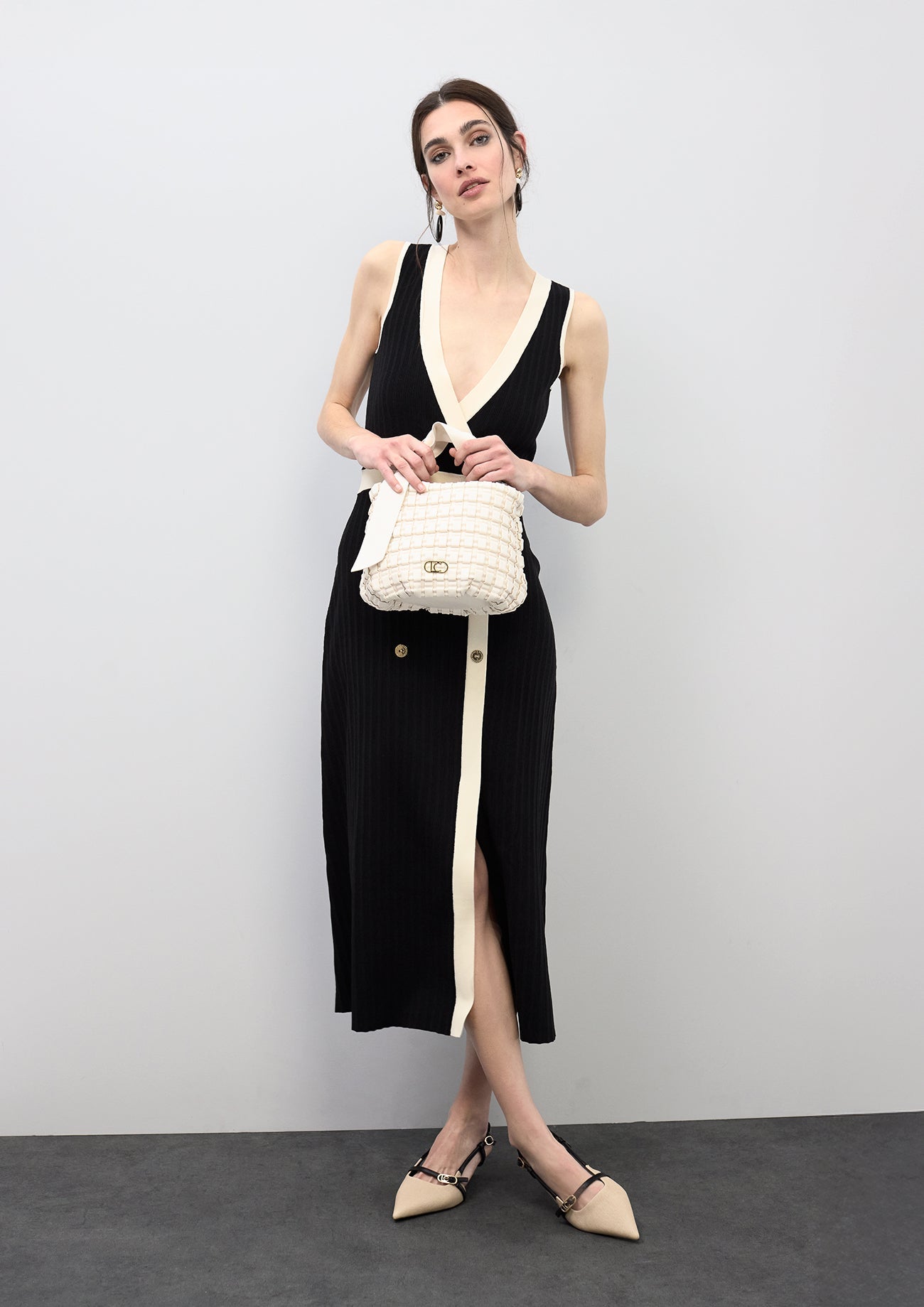 Contrast V-Neck Midi Dress