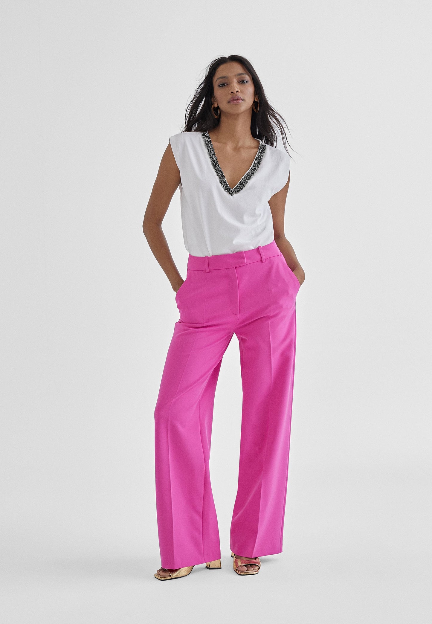 MS2415028-White-T-shirt with rhinestone neckline