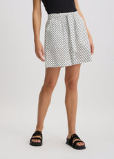 VA5066TS947M9172S-black and white stripes