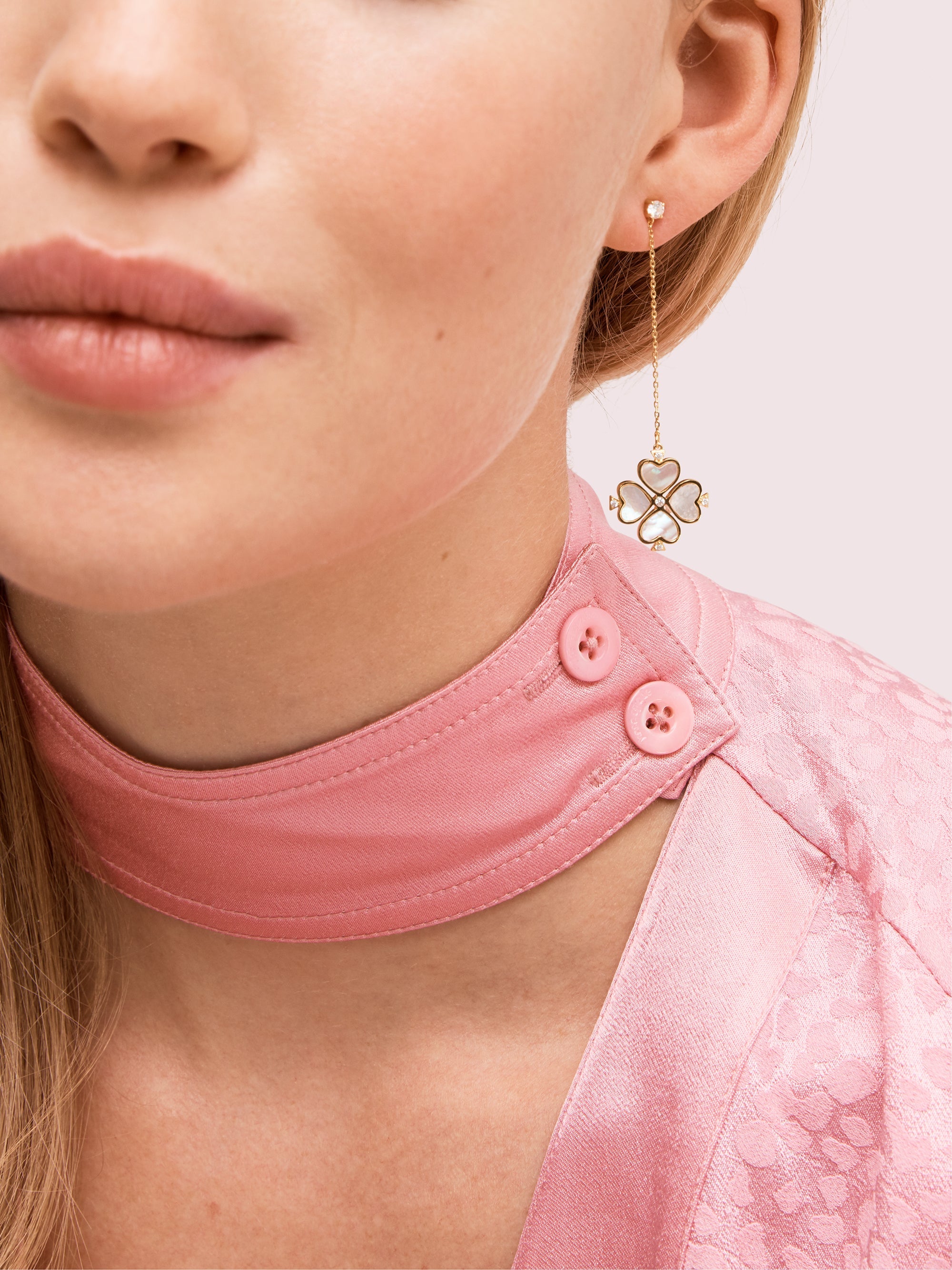 WBRUH488-spade flower linear earrings-Creammulti