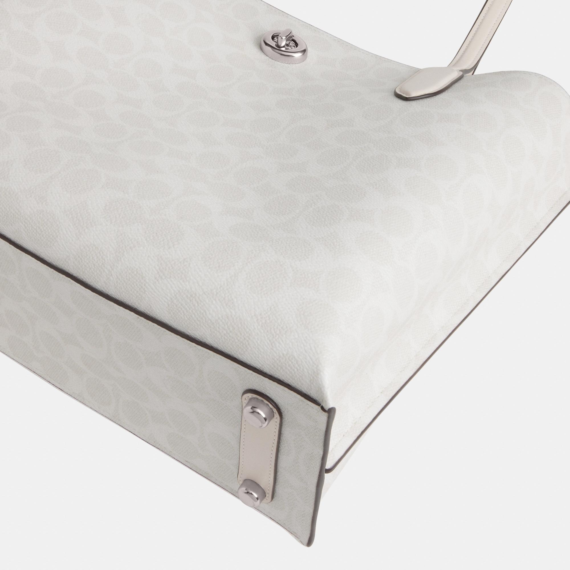 C0693-WILLOW TOTE BAG IN SIGNATURE CANVAS-LH/White Chalk