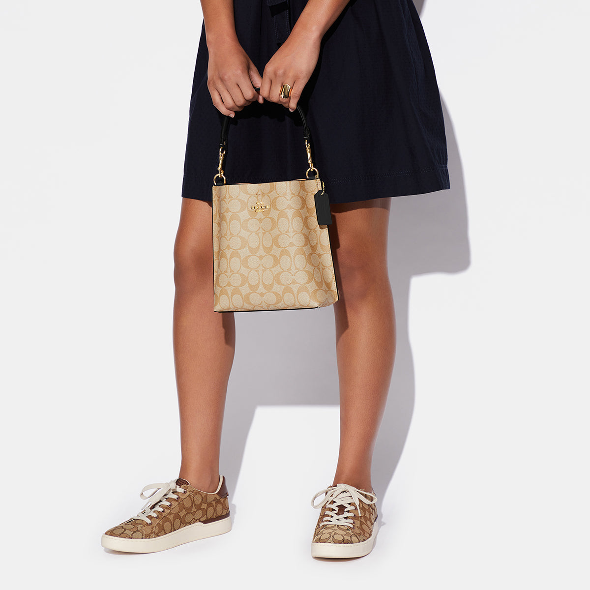 CA582-Mollie Bucket Bag 22 In Signature Canvas