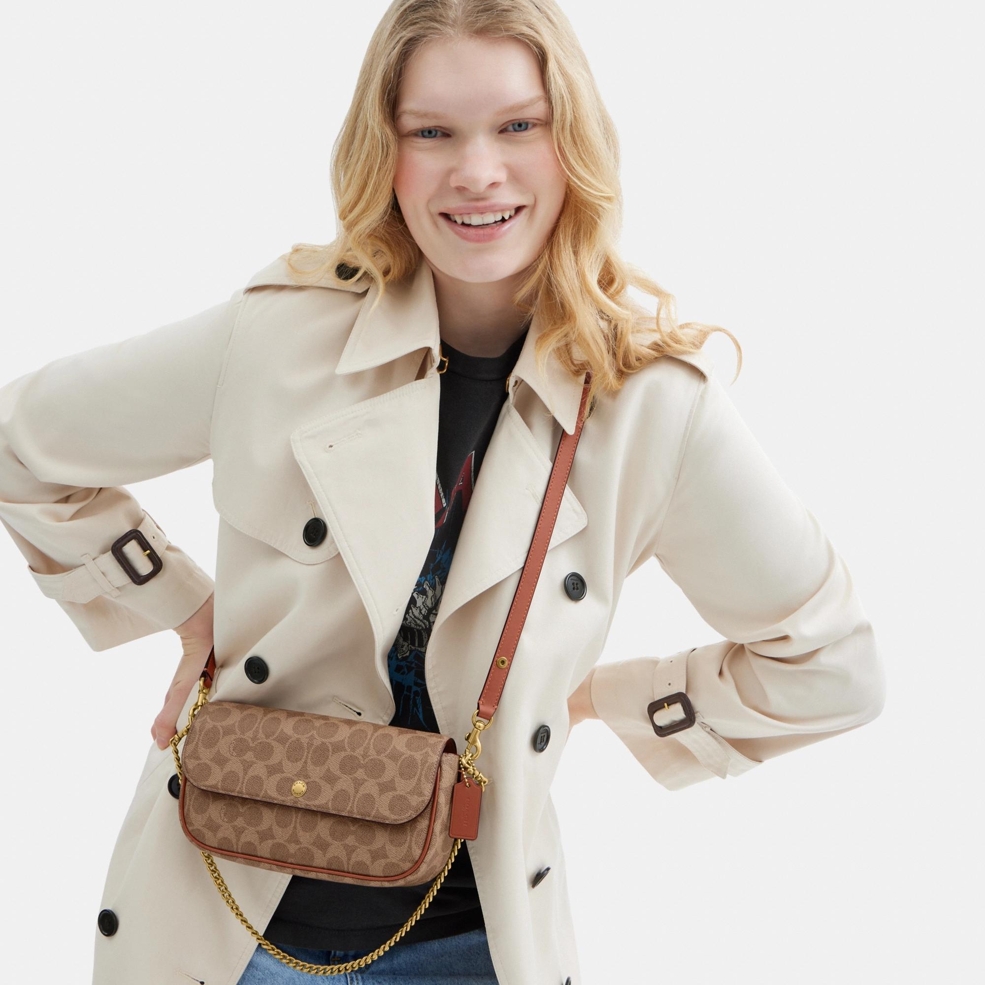 CAN91-BROOK FLAP CHAIN BAG IN SIGNATURE CANVAS-B4/Tan Caramel