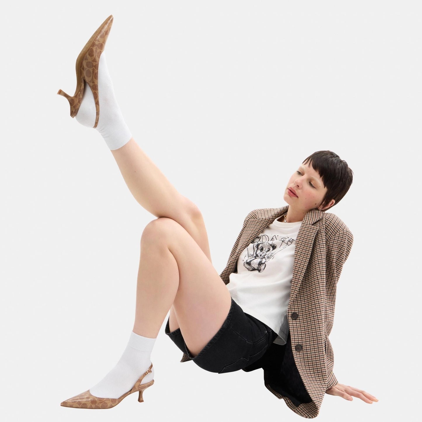 CAP43-ROXANNE PUMP IN SIGNATURE CANVAS-TAN