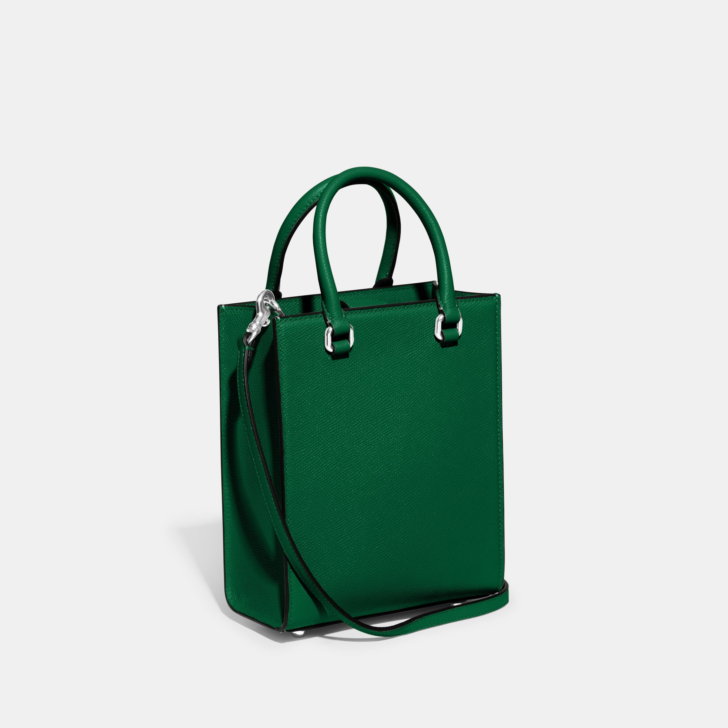 CJ795-Tote 16 With Signature Canvas