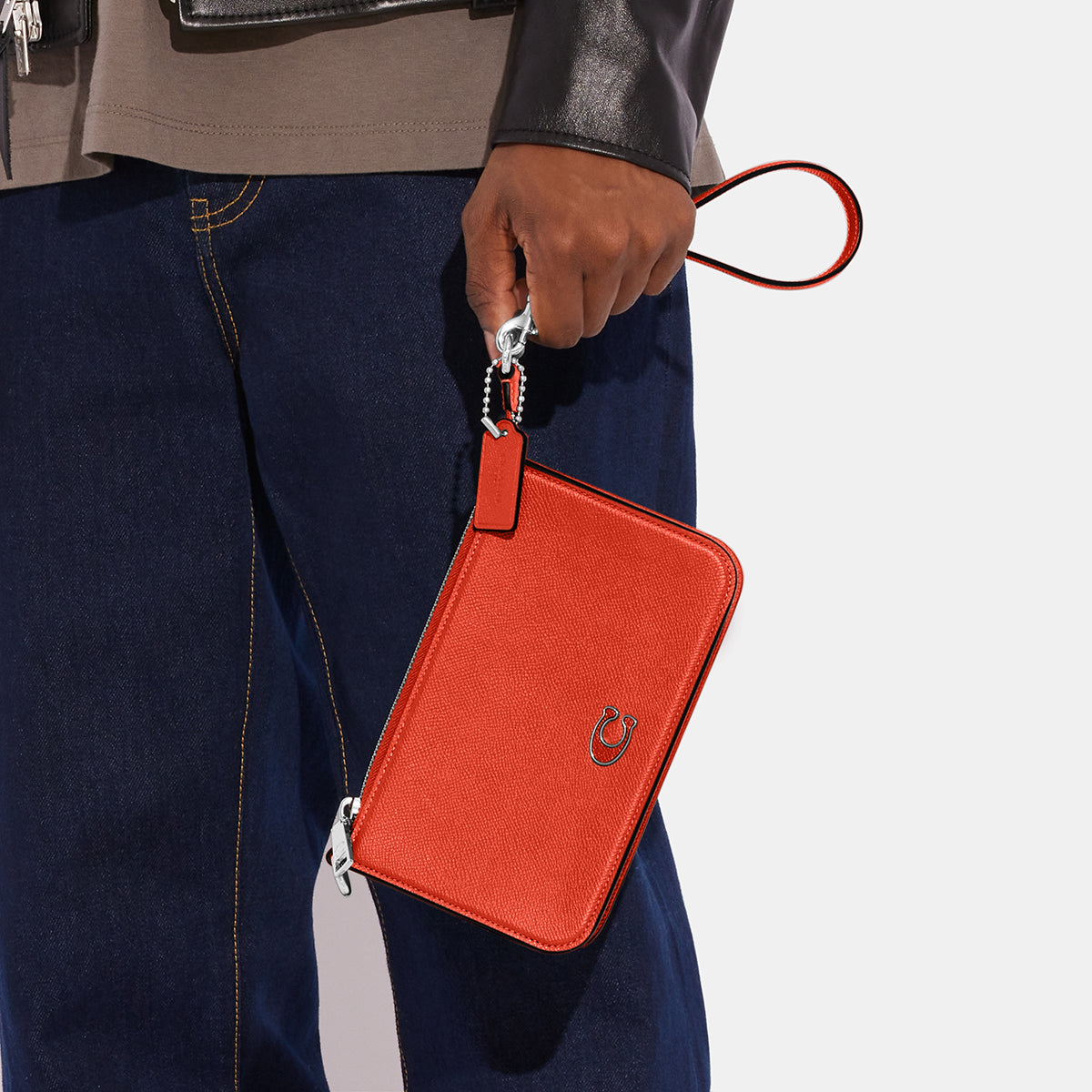 cj797-Pouch Bag With Signature Canvas Interior