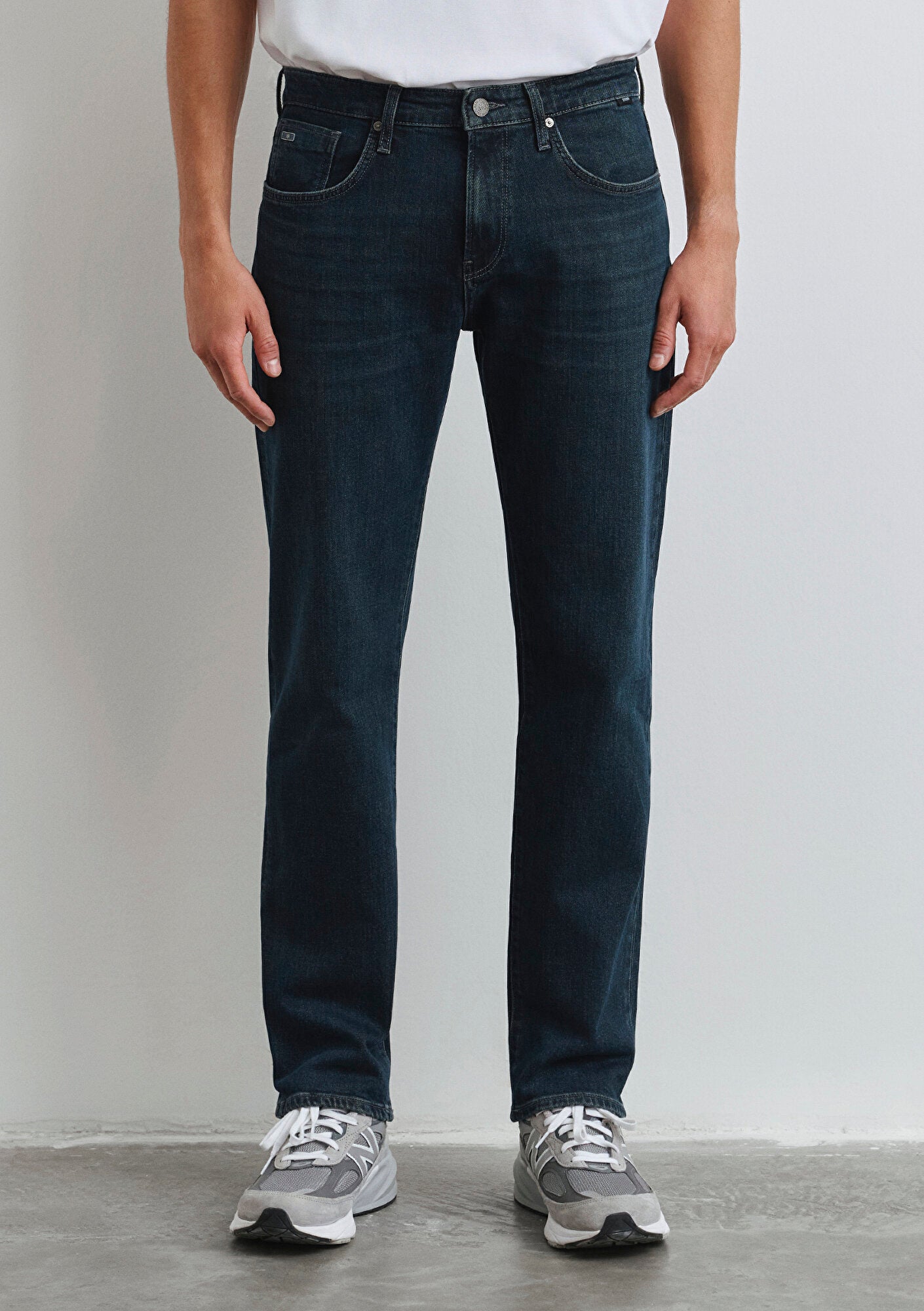 Lisbon Dark Shaded Classic Comfort Jean Pants