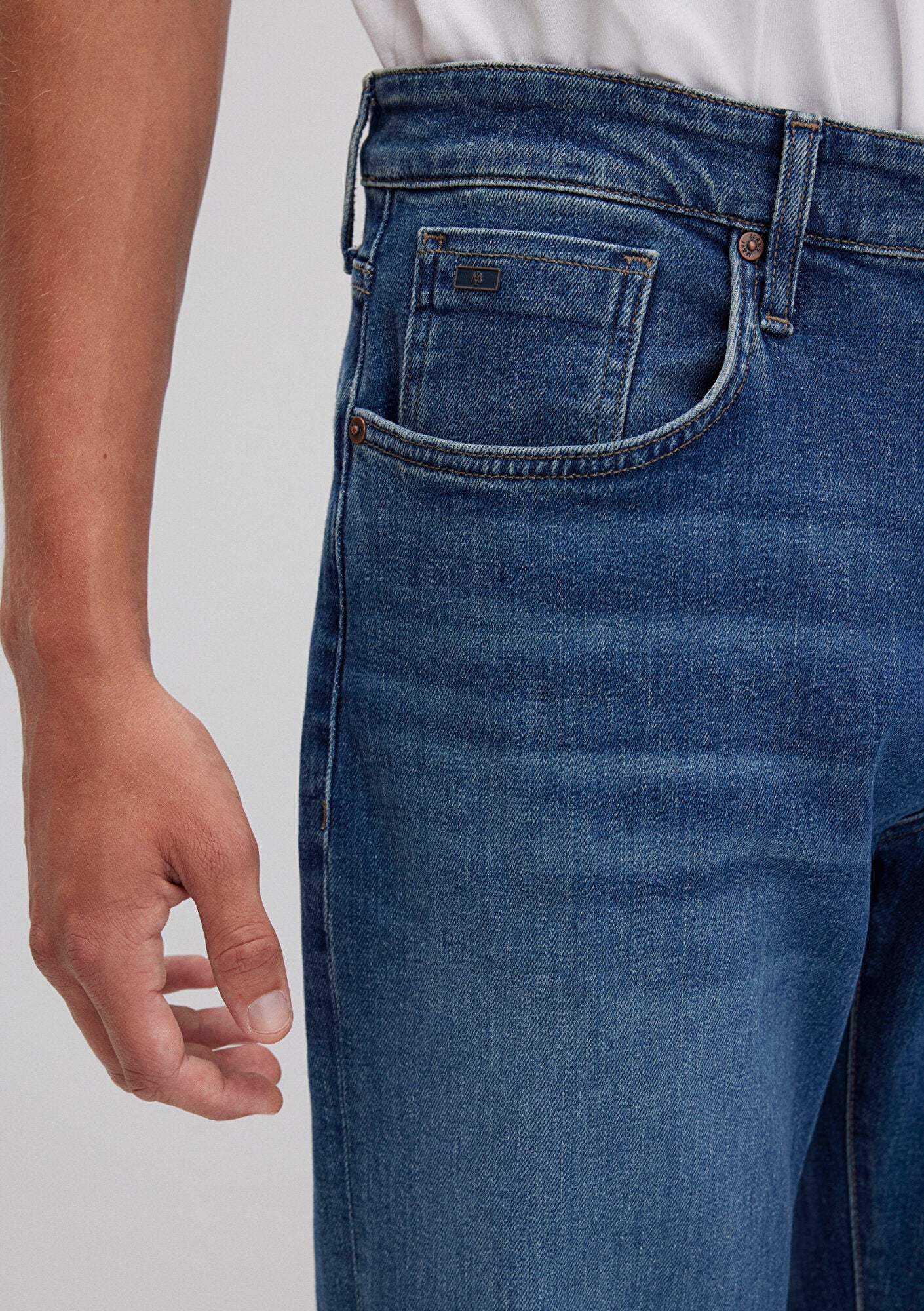 Lisbon Shaded Vintage Classic Comfort Jean Pants