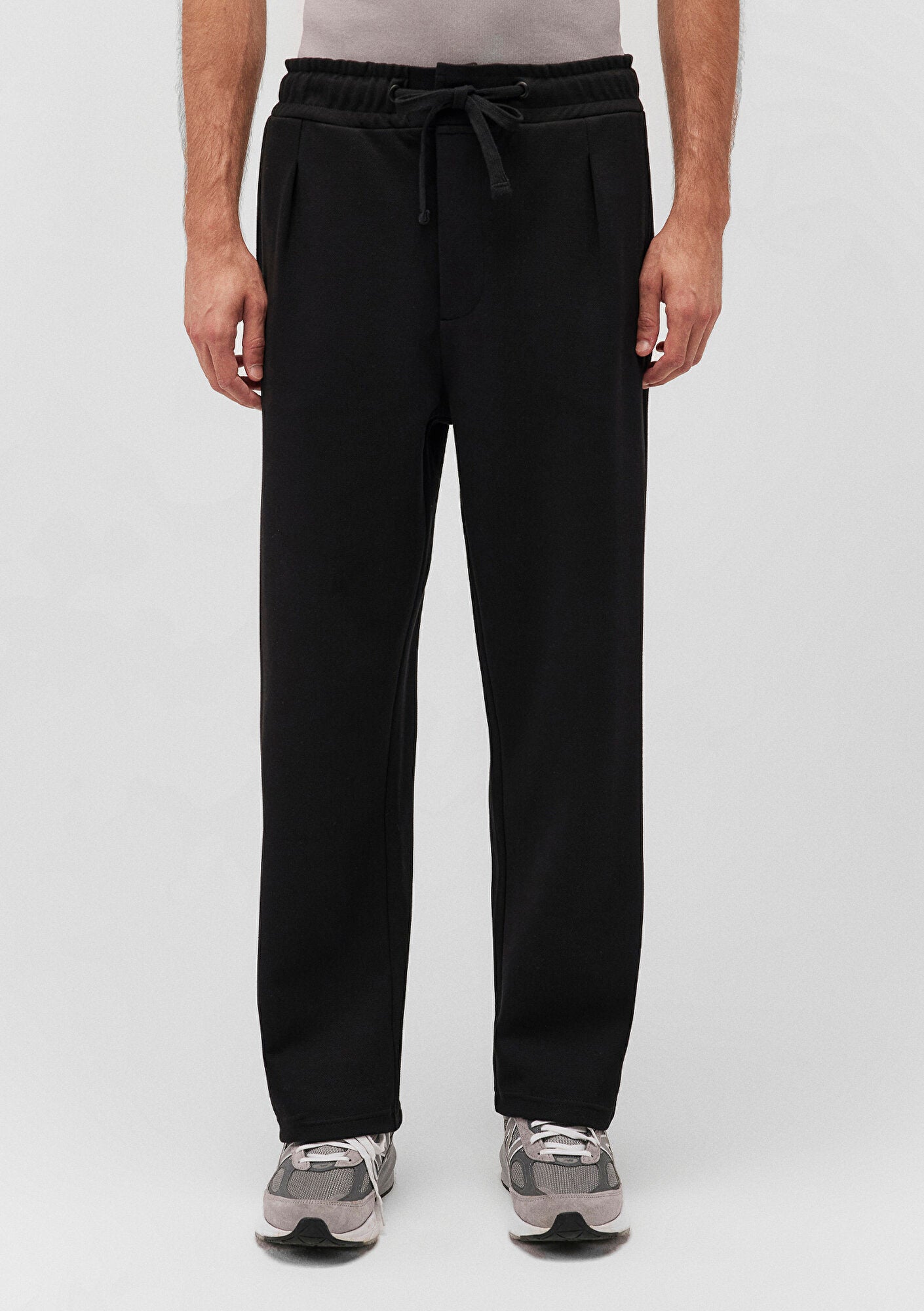 Black Basic Sweatpants