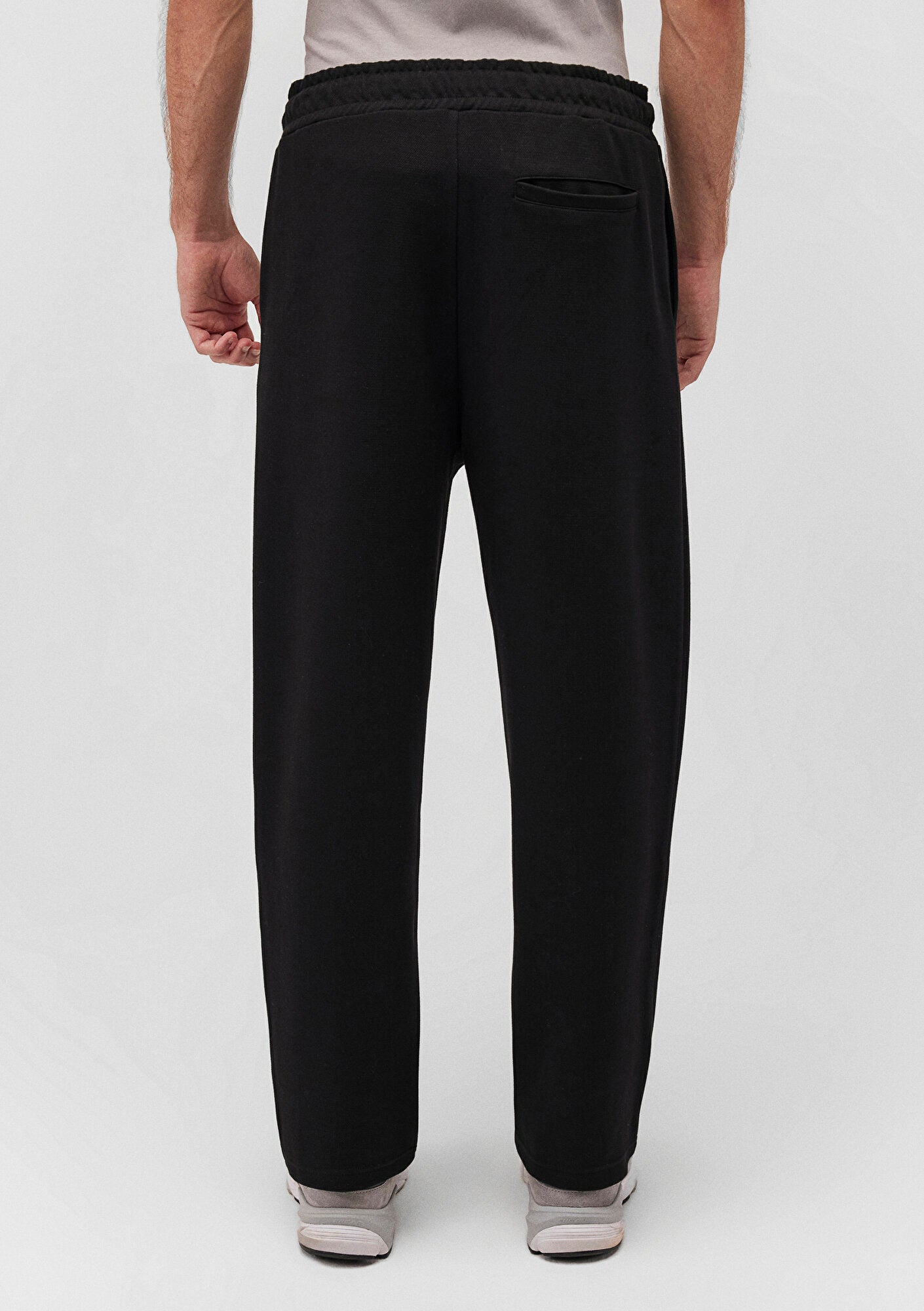 Black Basic Sweatpants