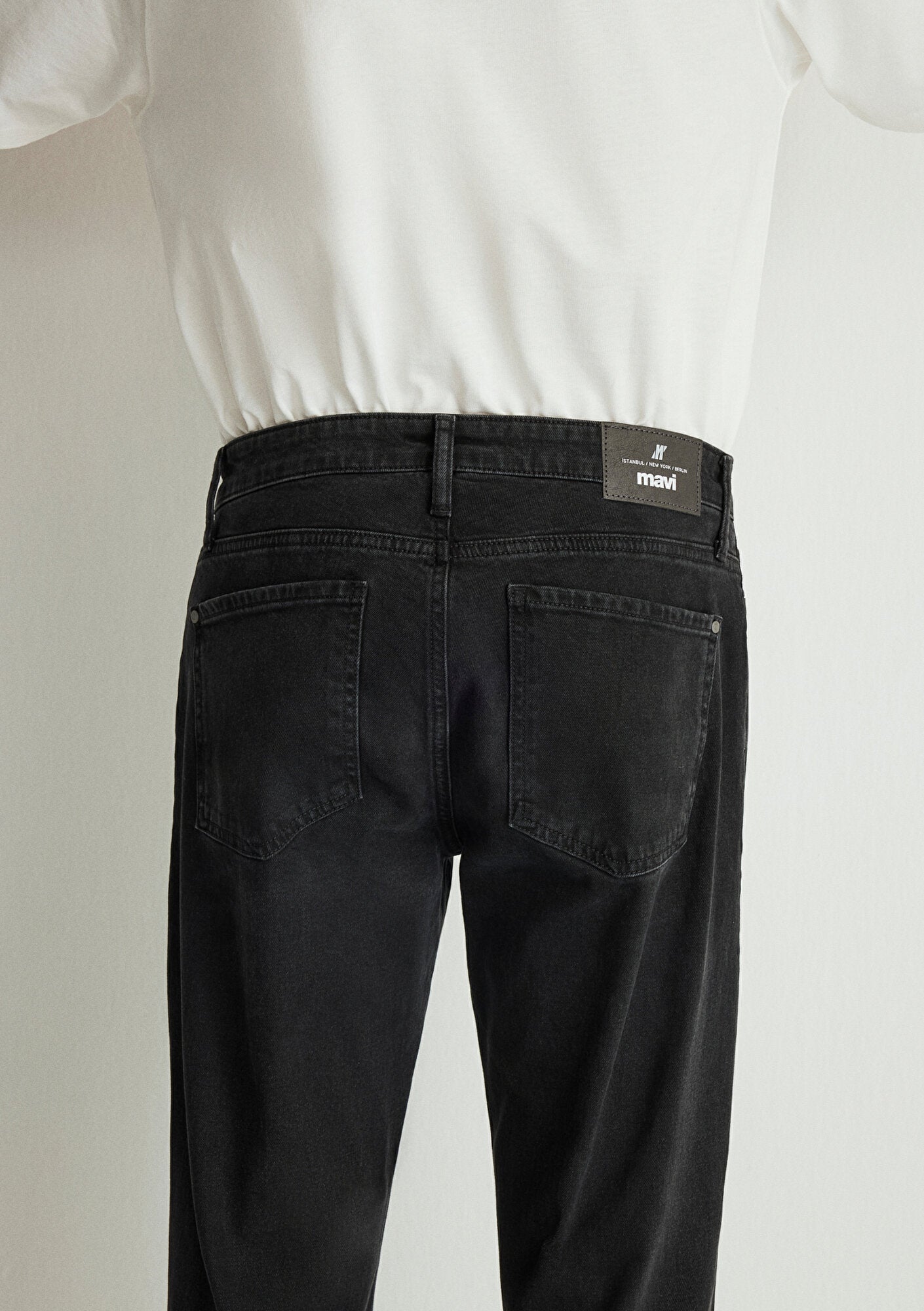 Milan Smoke 90s Comfort Jean Pants