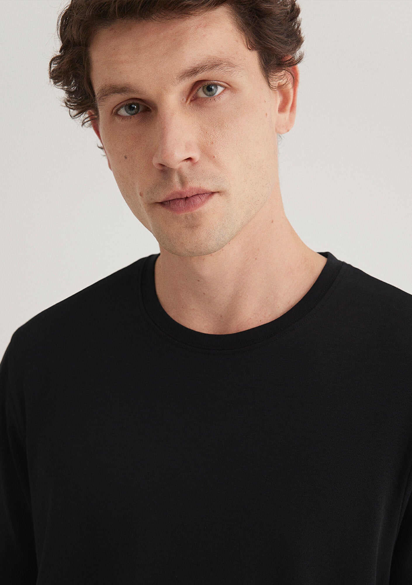 Black Basic T-Shirt
