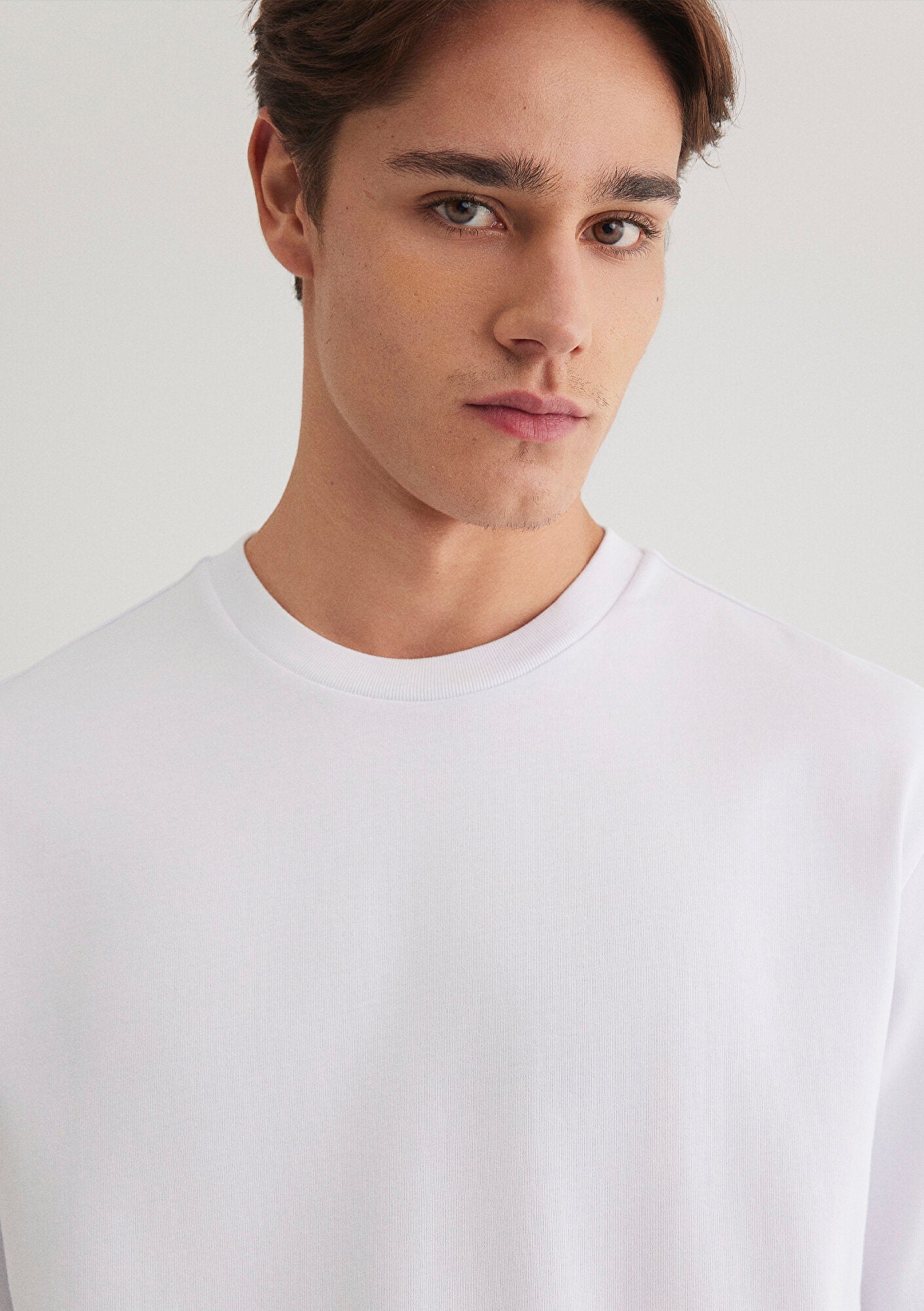 Crew Neck White Basic T-Shirt
