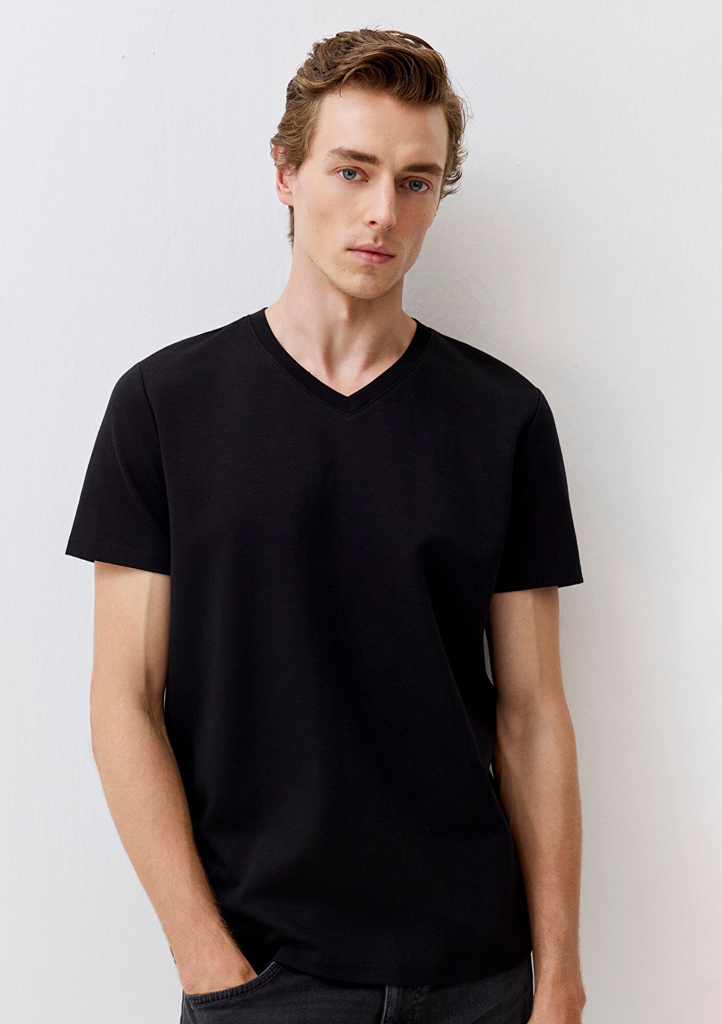 V Neck Black Basic T-Shirt