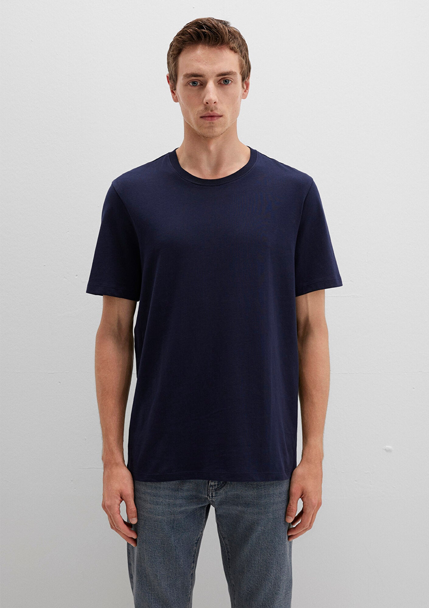 Crew Neck Navy Basic T-Shirt