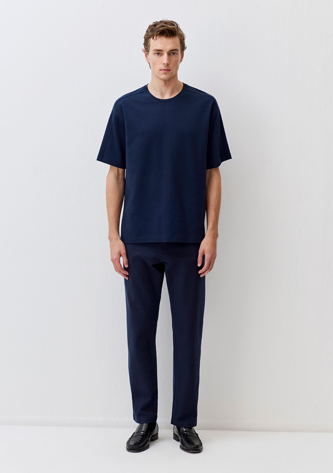 Crew Neck Navy Basic T-Shirt