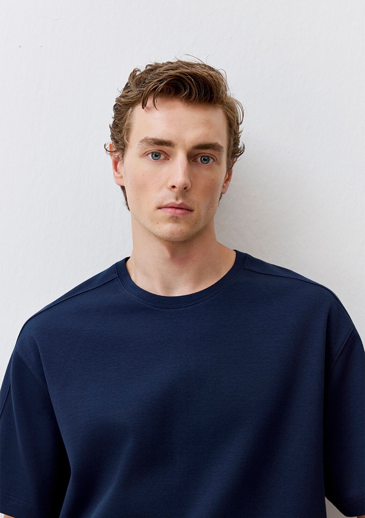 Crew Neck Navy Basic T-Shirt