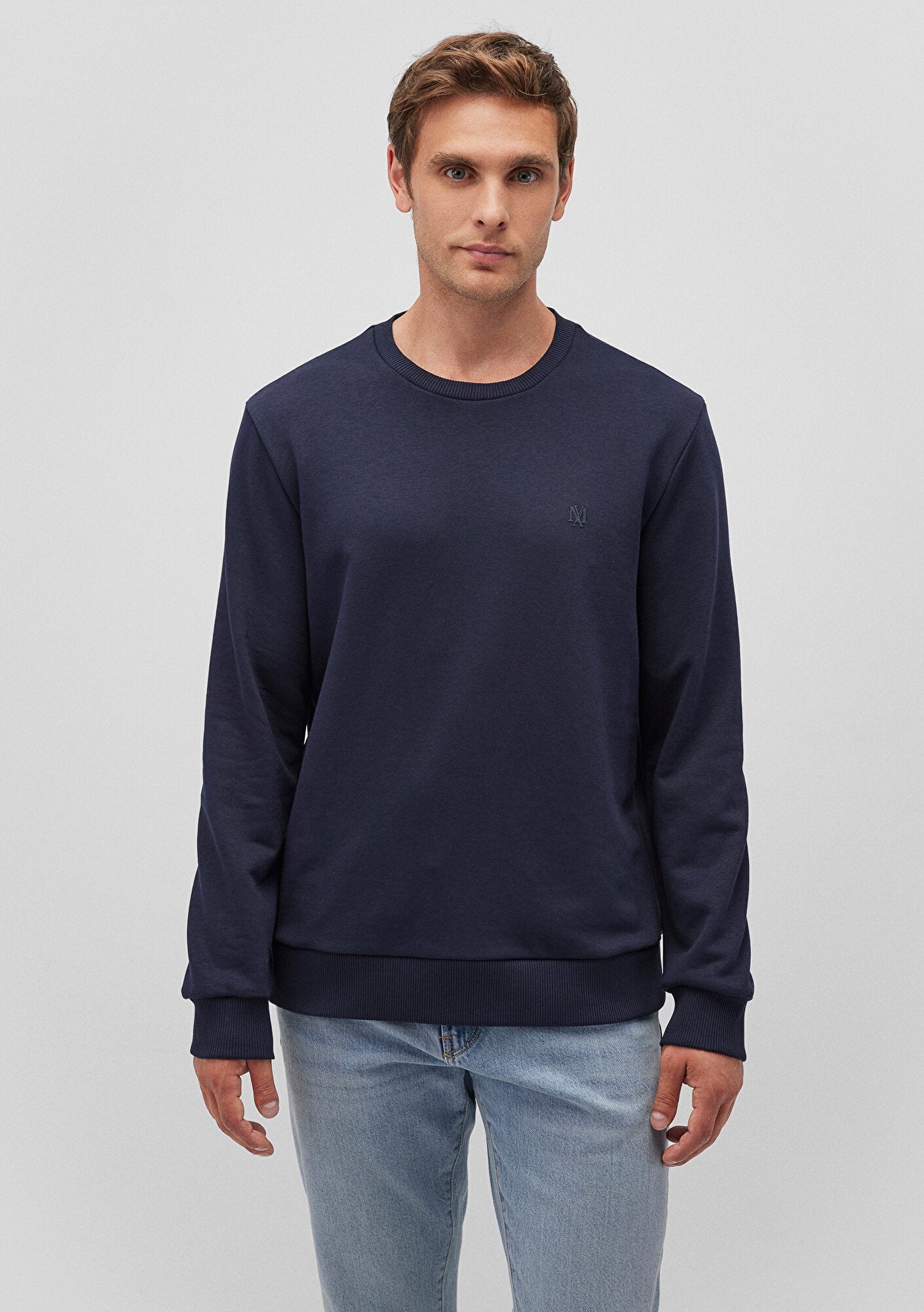 Crew Neck Navy Basic Sweatshirt