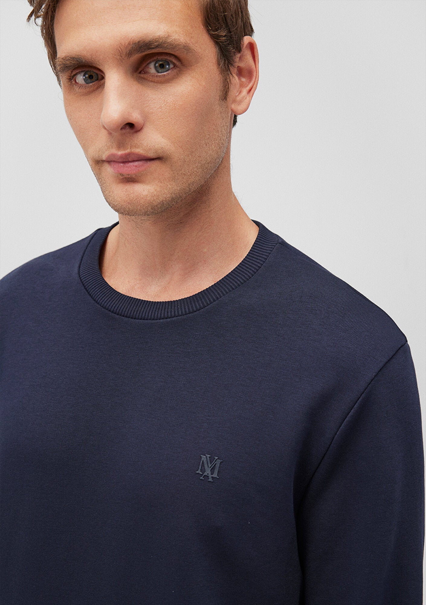 Crew Neck Navy Basic Sweatshirt