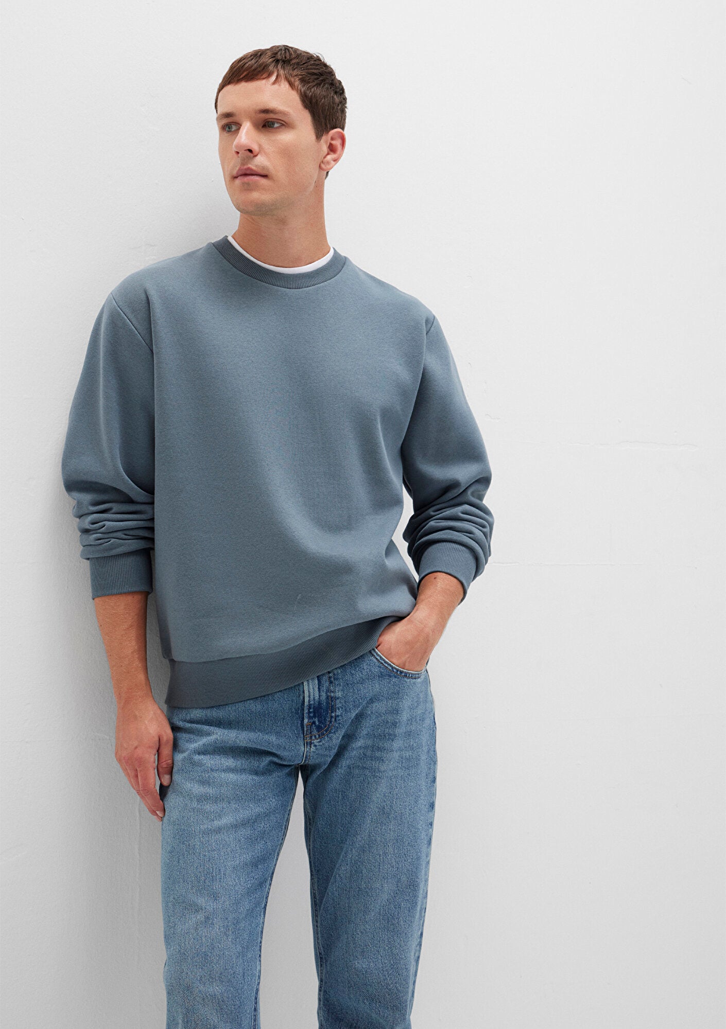 Crew Neck Navy Basic Sweatshirt