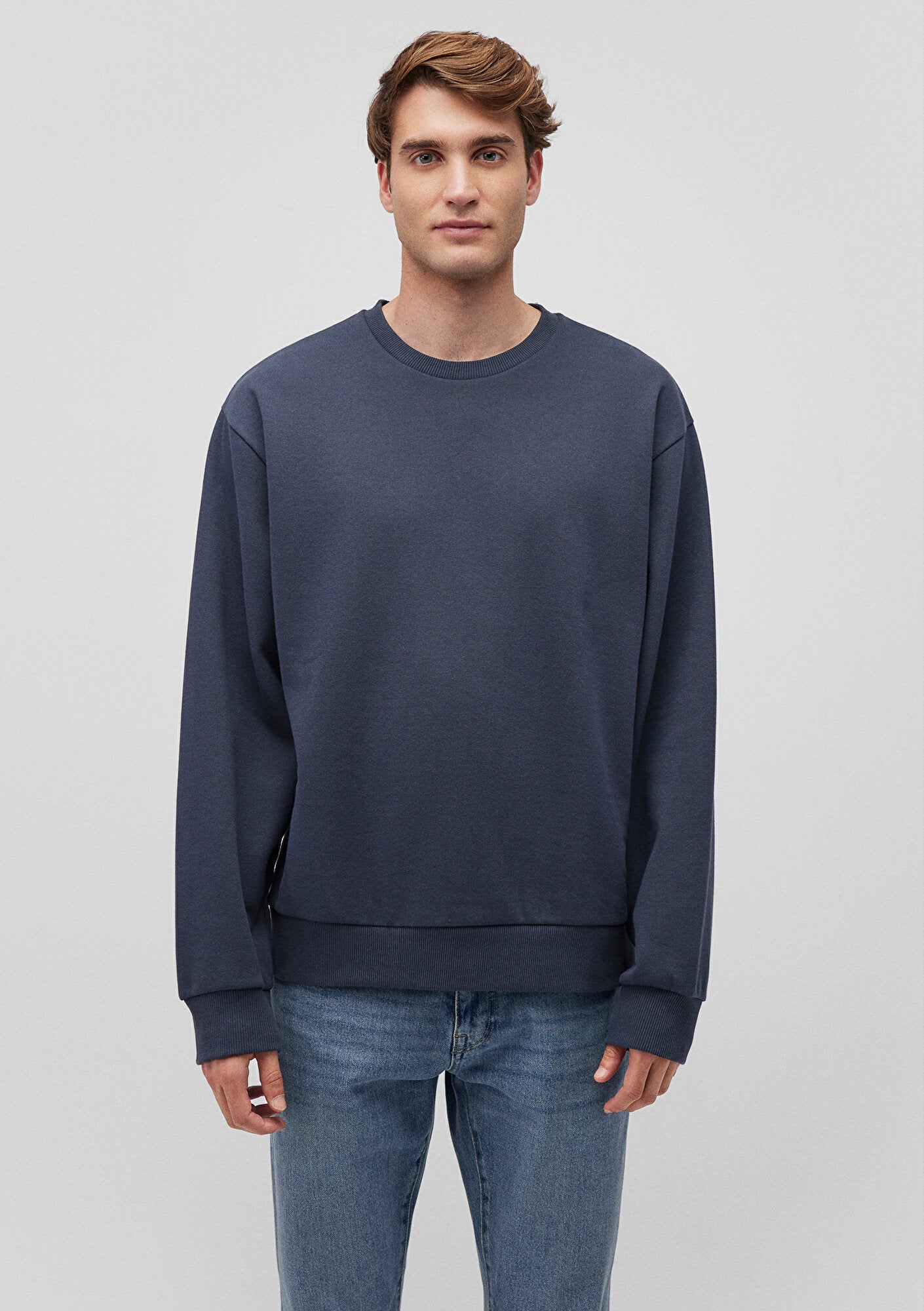Crew Neck Navy Basic Sweatshirt