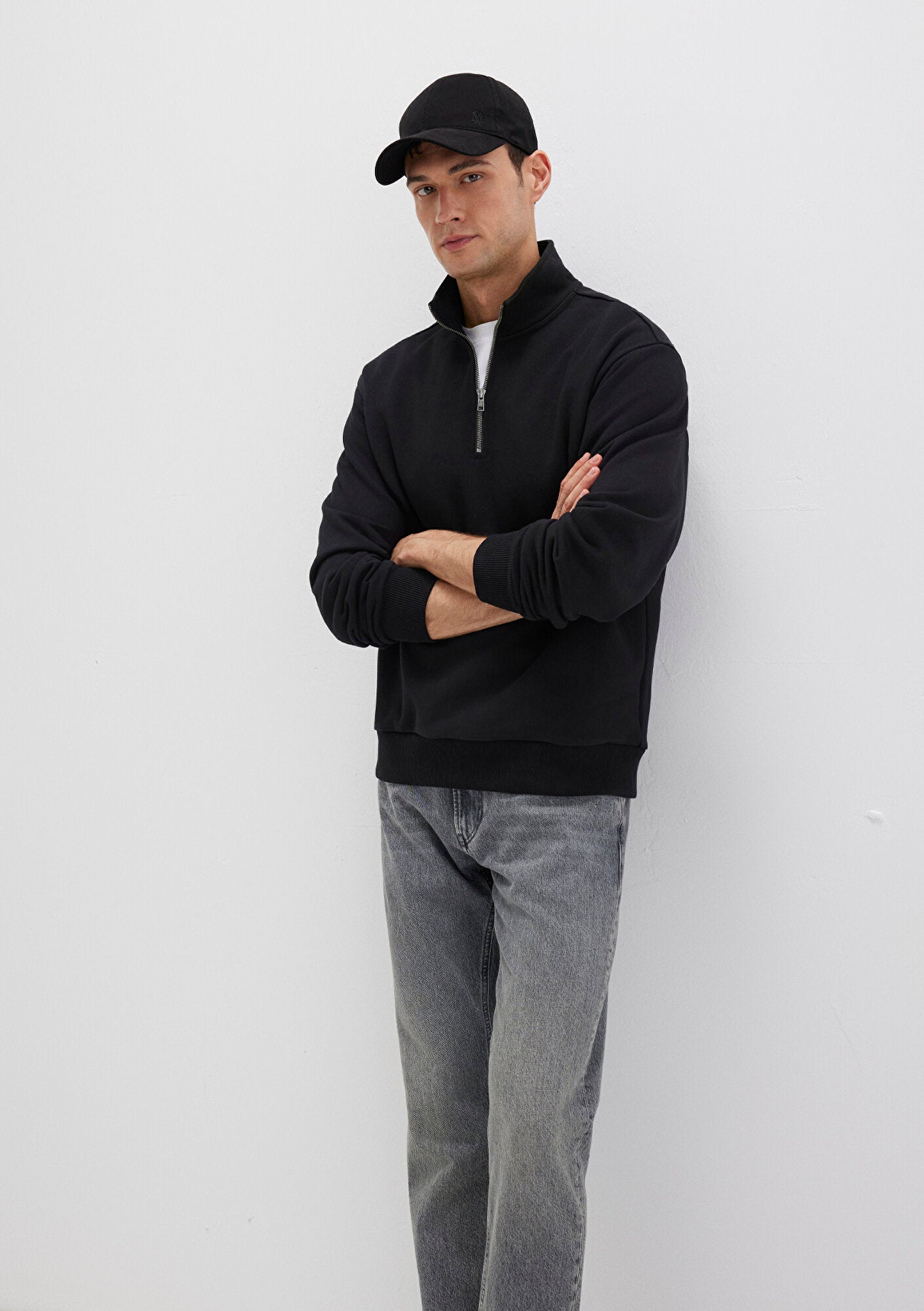Half Zip Black Basic Sweatshirt