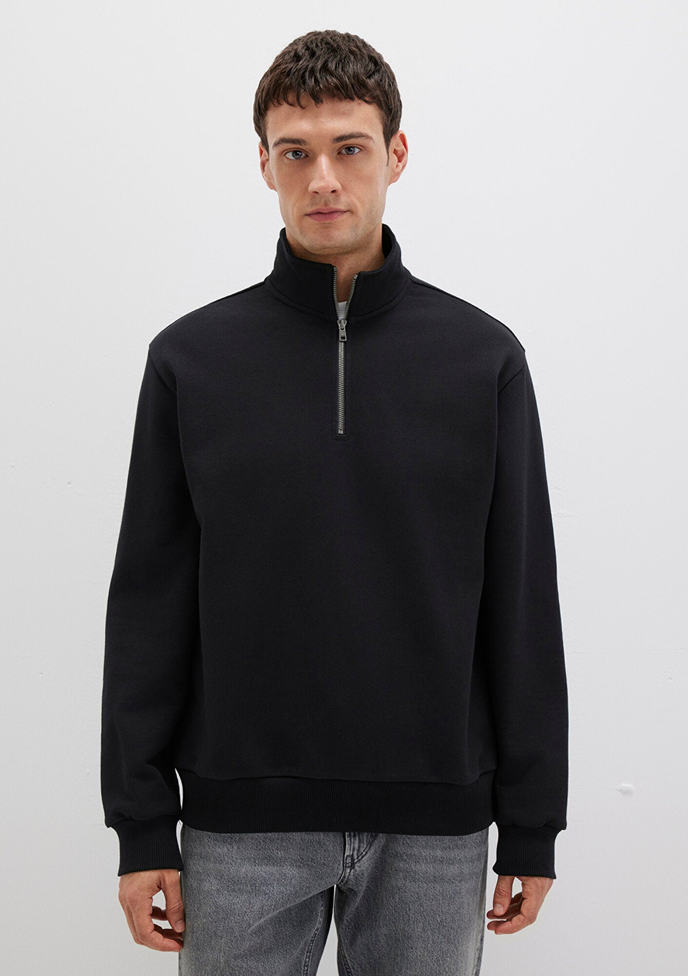 Half Zip Black Basic Sweatshirt