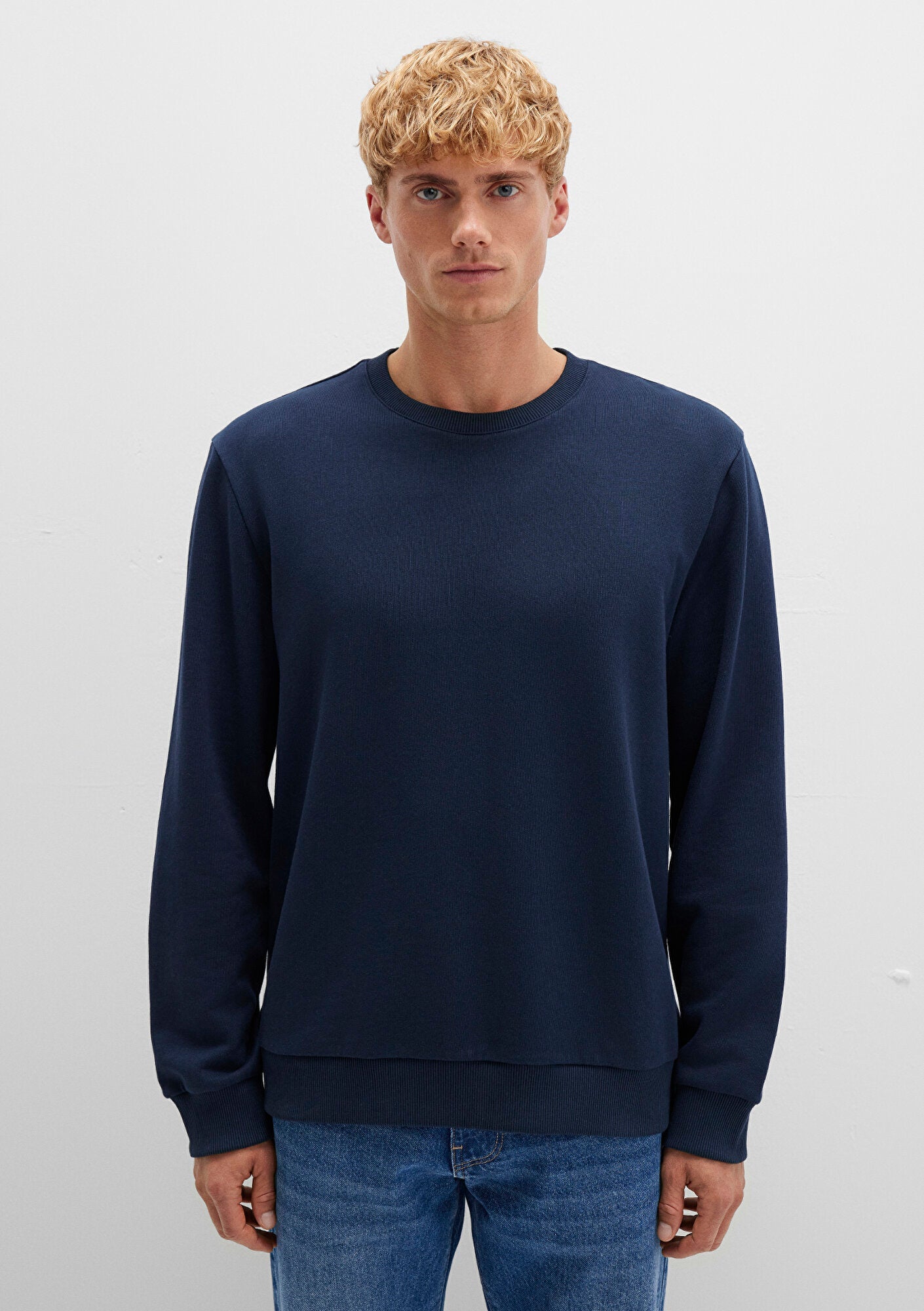 Crew Neck Navy Sweatshirt