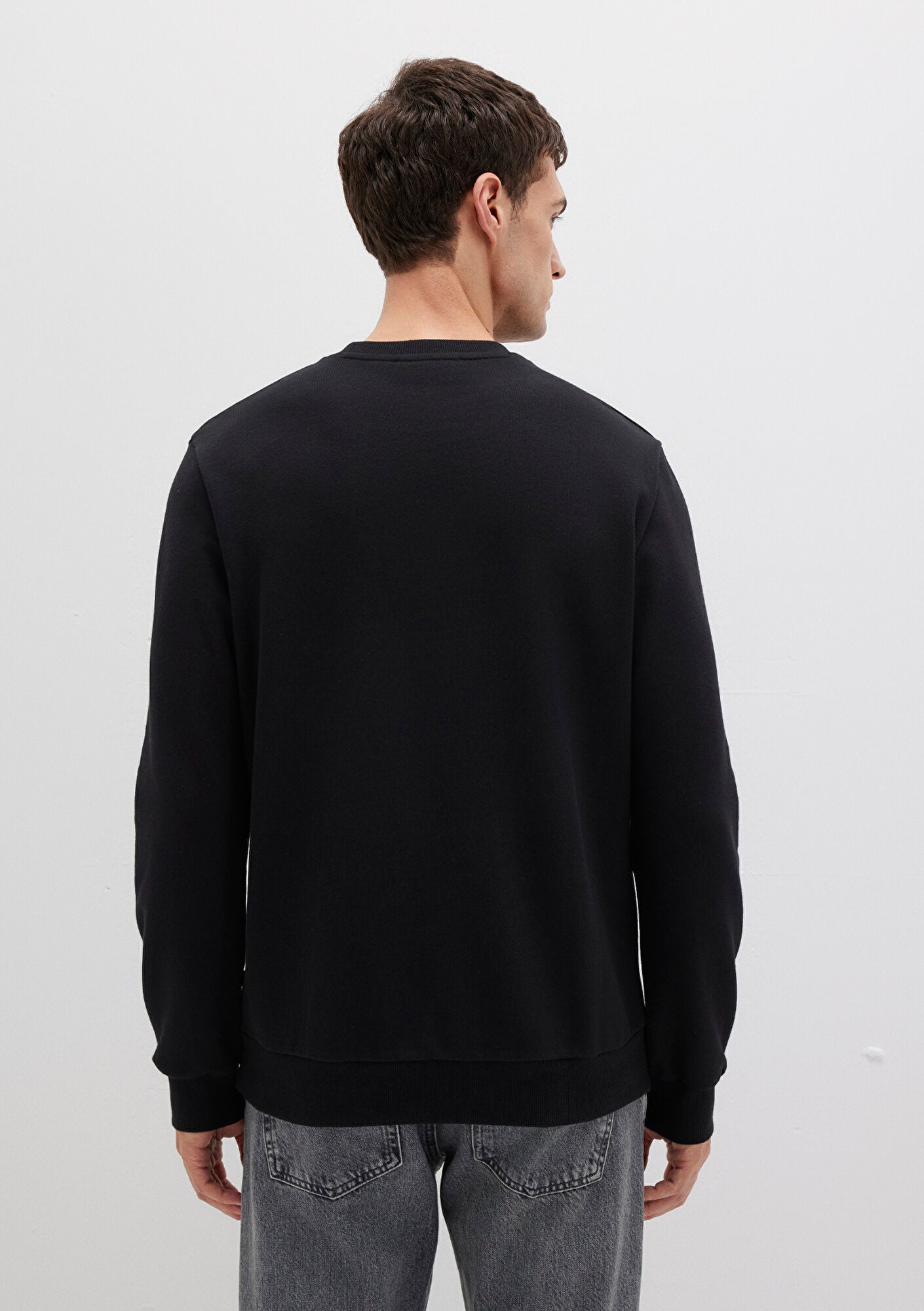 Crew Neck Black Sweatshirt