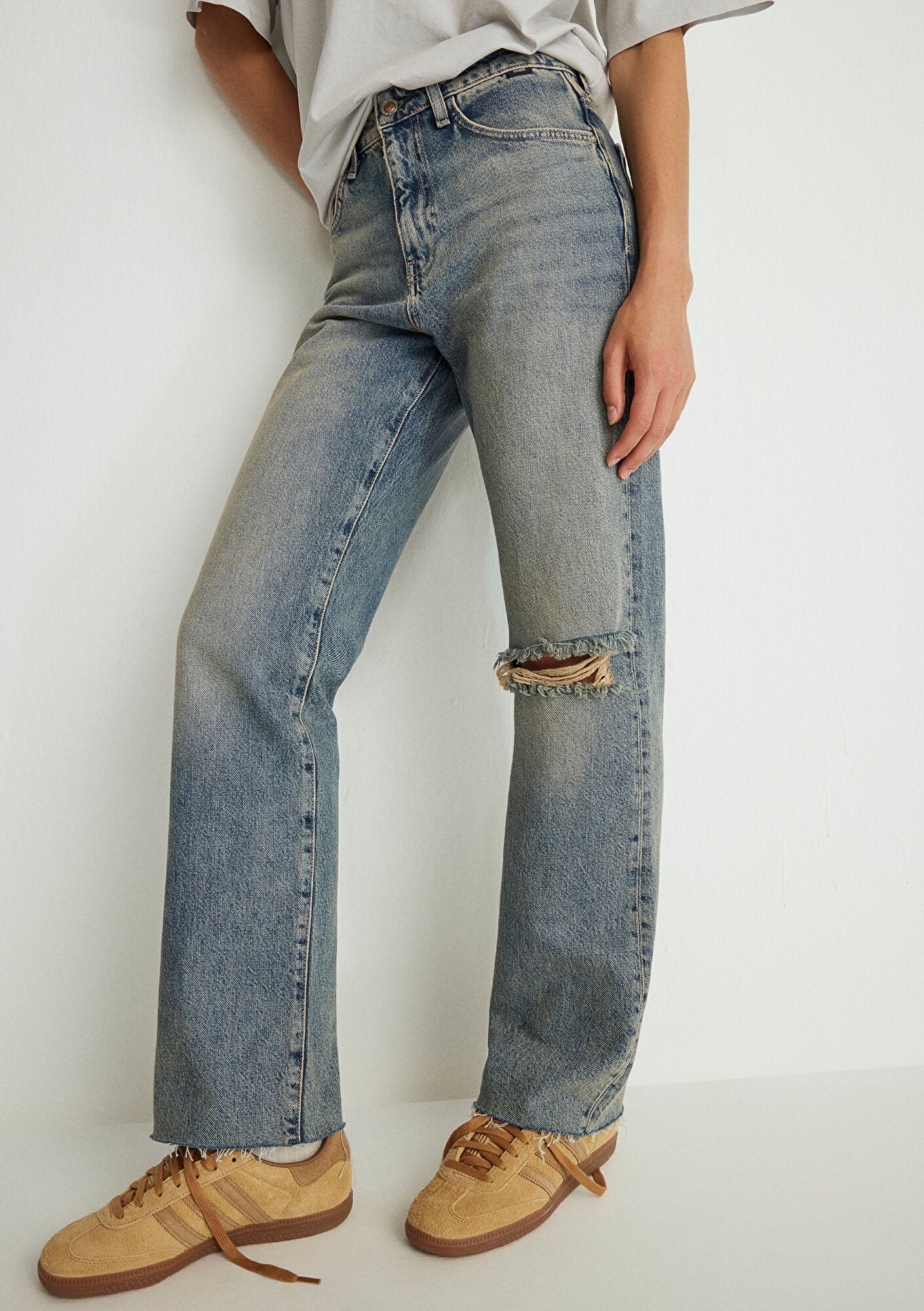 Barcelona Light Ripped College Jean Pants