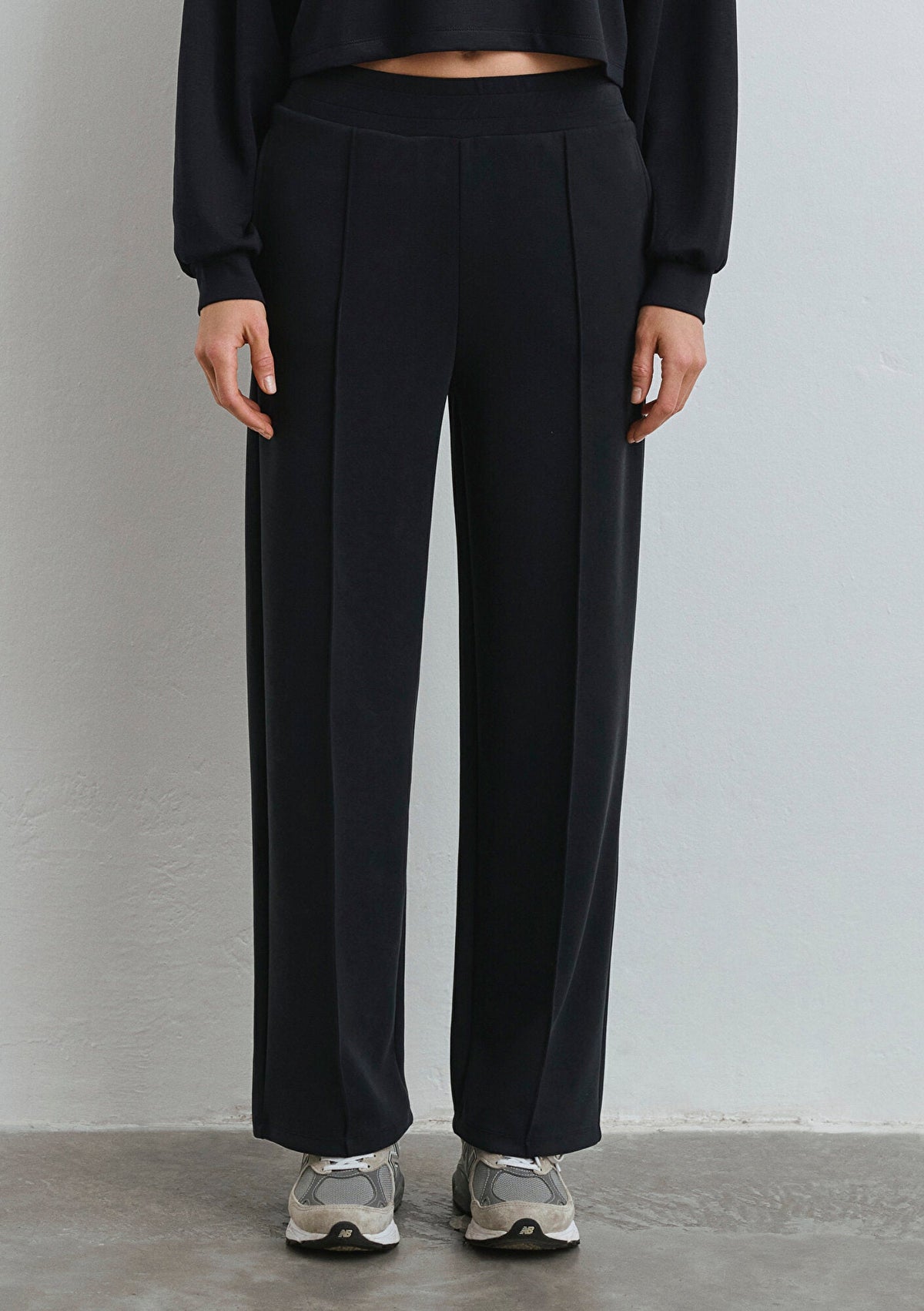 Sporty Lux Black Tencel Tm Modal Sweatpants