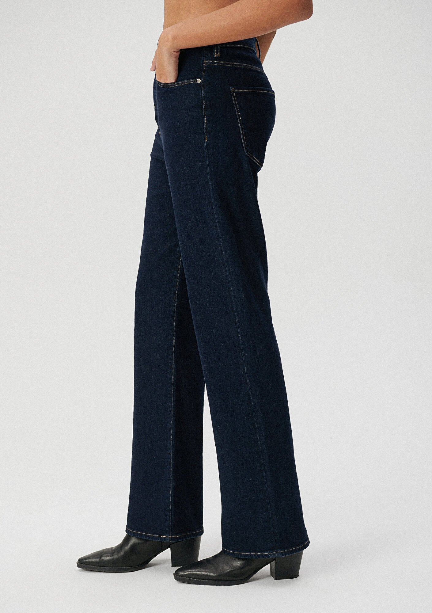 Victoria Deep Rinse Gold Icon Jean Pants