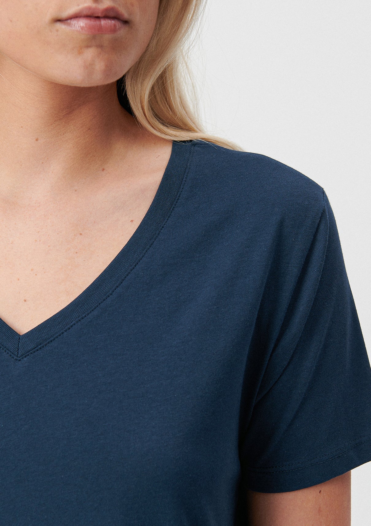 V Neck Navy Basic T-Shirt