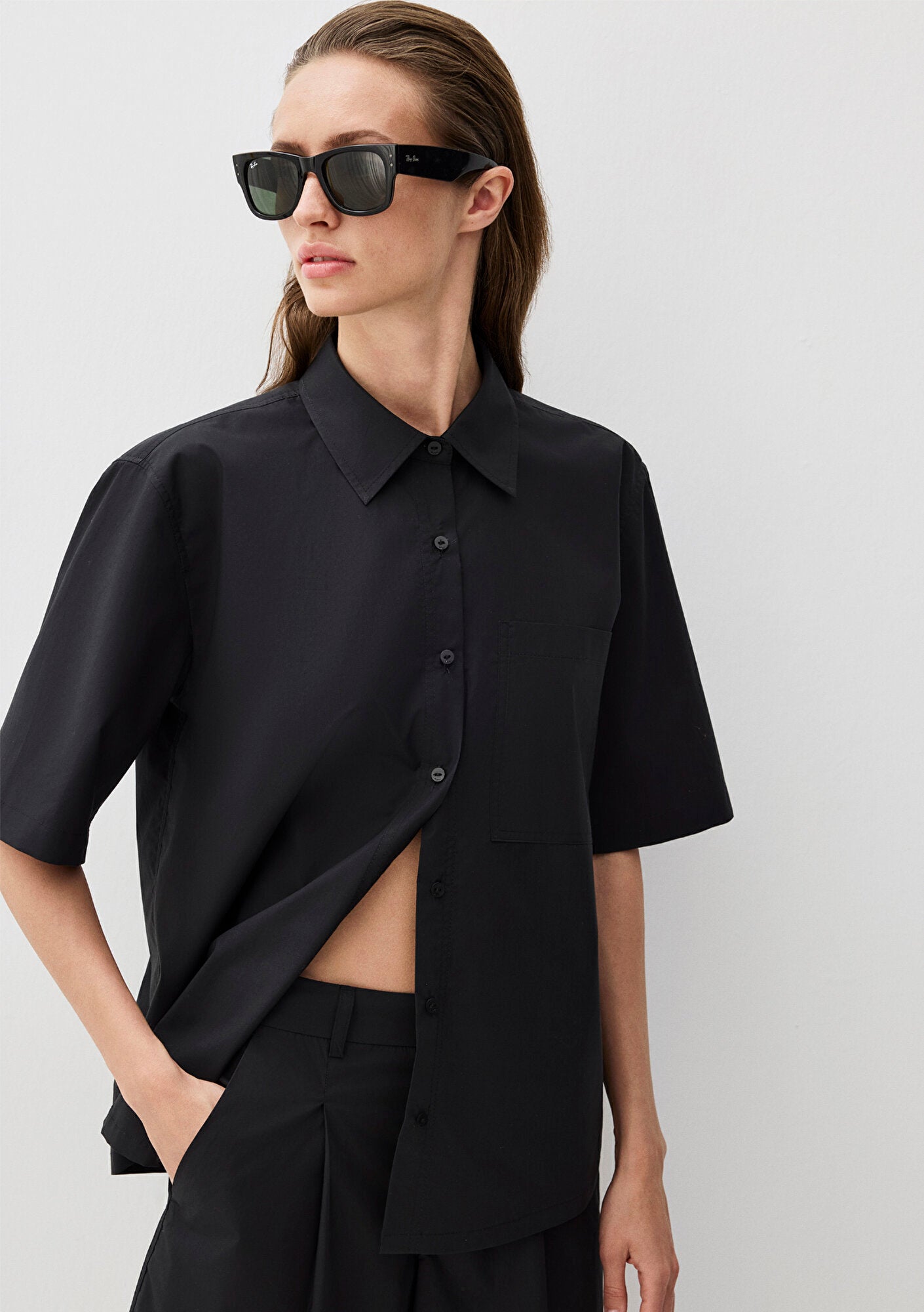 Short-Sleeve Black Shirt