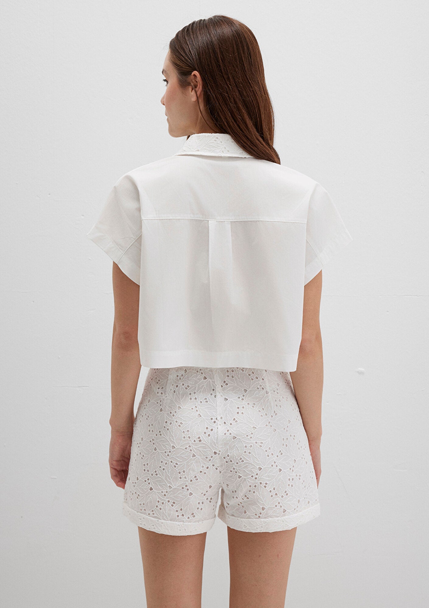 Collar Detailed White Crop Shirt
