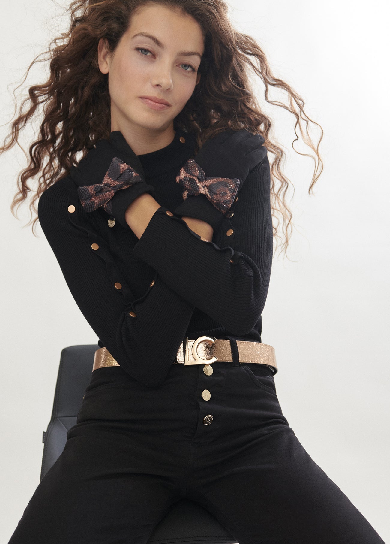 12409009-Animal print knot gloves-Black