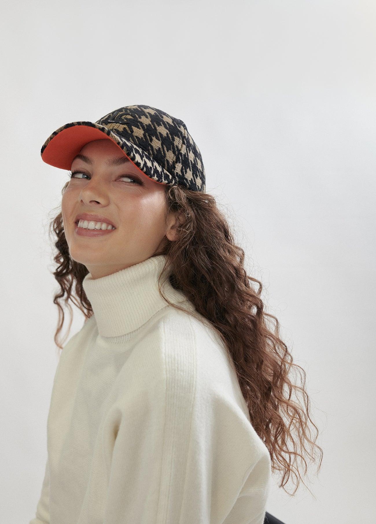 12443011-Houndstooth cap-Printed