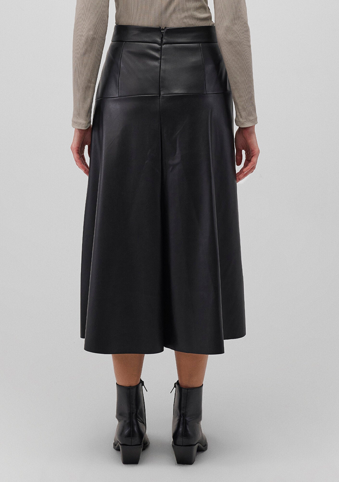 Black Skirt